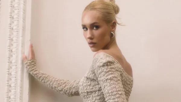 Вона не говорить "успіхів" – Квіткова надихає Бражка тілом