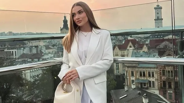 Роковая партнерша Сыча в черном – соблазн, от которого трудно оторвать глаза