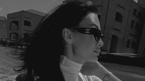 Удивительная пассия экс-звезды Динамо слепит кружевами в Венеции: голый и знаменитый в руках – бегство