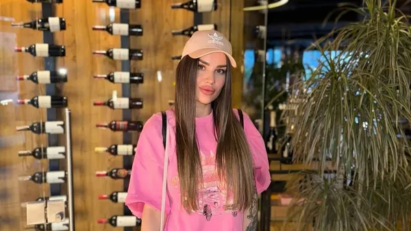 Червоний виклик і мереживна спокуса: дружина Кірюханцева у вишуканому амплуа розірвала Інстаграм