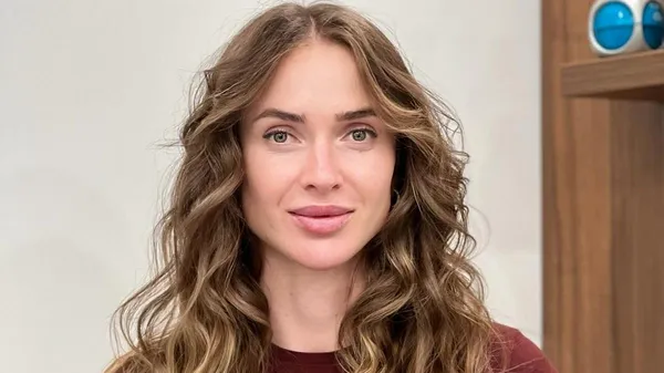 Вакарчук засвітив свою нову дівчину, а потім поцілував Світоліну – сенсаційний вихід на фестивалі