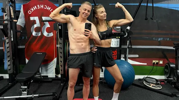 Зінченко приголомшила сексапільними образами – ультра міні та виклик чоловіку: "У кого більший"