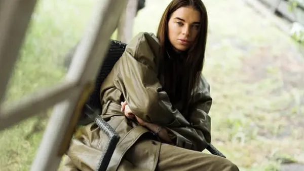 Муза Усика остановила взгляды в белоснежном образе – настоящая королева стиля и очарования