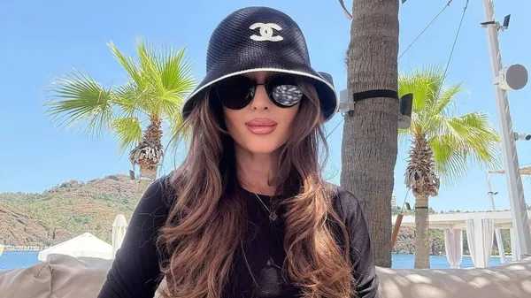 Розкішна дружина відомого бомбардира шаленіє від переїзду в Катар – опинилася в казці