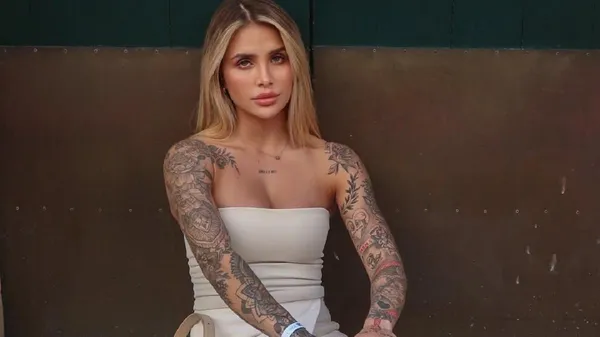 Партнер Луніна зайнявся коханням в океані – сексі блонда дивує безсоромними діями з вигнанцем Реала