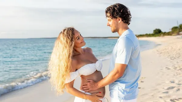 Звезда Брайтона впервые станет папой – подарок на миллион от очаровательной дочери бойца "Киборга"