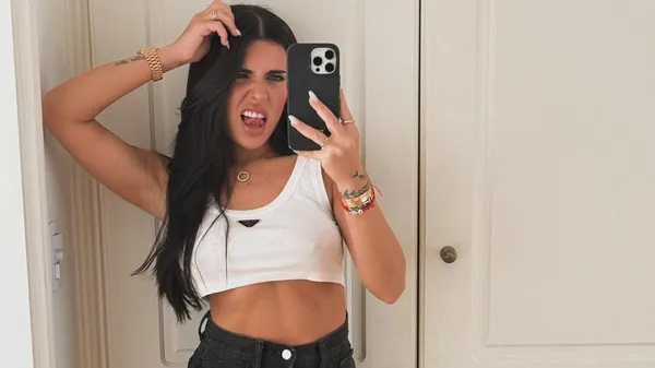 Партнер Мудрика занялся страстью с брюнеткой прямо на мате – острая жара в Майами