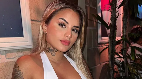 Лидер Милана закрутил роман еще и с пышногрудой бразильянкой: бросил беременную – родила преждевременно