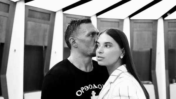 Подружжя Усиків переповнило мережу любовною романтикою – ніжність поза рингом