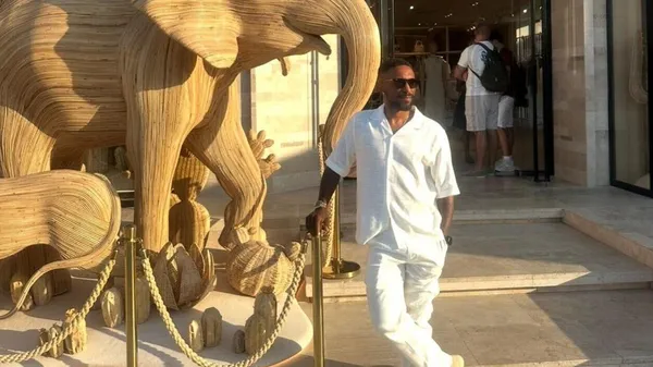 Екс-зірка АПЛ закрутив роман із гарячою рекрутеркою: 11 років різниці у віці – стрімко змінює пасій