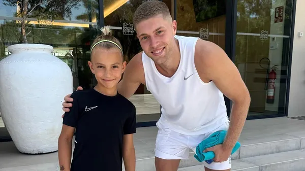 Довбик зробив фантастичний подарунок сину екс-футболіста Динамо – Реброва і Кравець зацінили