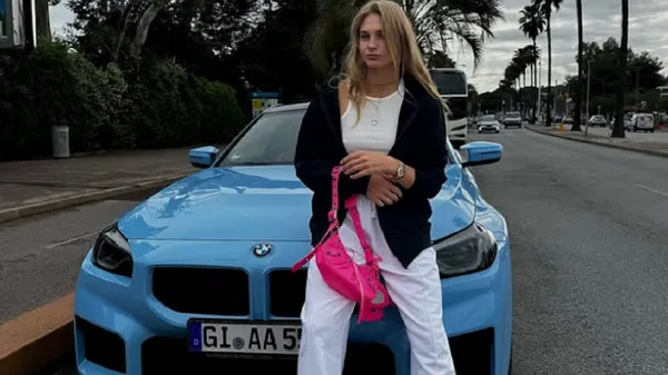 Ястремська підкорила публіку звабливою появою – мережа шаленіє від захвату: "Леді в чорному"