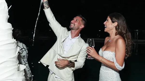 Чемпион Италии бомбезно отгулял свадьбу с яркой возлюбленной – все деньги пошли на детскую больницу