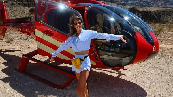 Яремчук запалив з моделлю: 6 років, як втратили сон і тишу – ось хто головний будівельник щастя