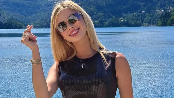 Журналістка Шахтаря Савіна – навіть у спортзалі справжня зірка та кокетка з бантиком на губах