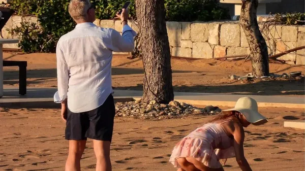 Драма легенды МЮ в браке с самой сексуальной спортсменкой: "Пока сидел с детьми, она ублажала его орально"