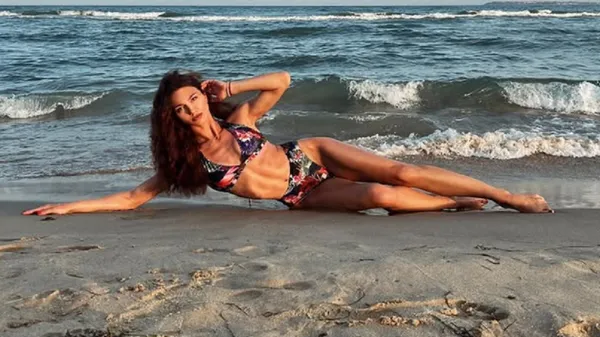 Телеведуча УПЛ роздягнулася до купальника і зібрала оплески: ефектне шоу на відпочинку