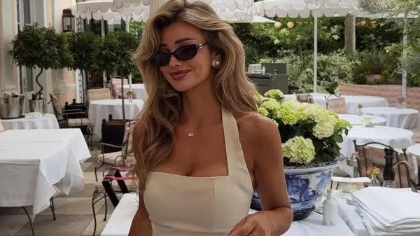 Бывшая Белингема взбудоражила сеть – идеальные ноги, белье и завтрак в постели