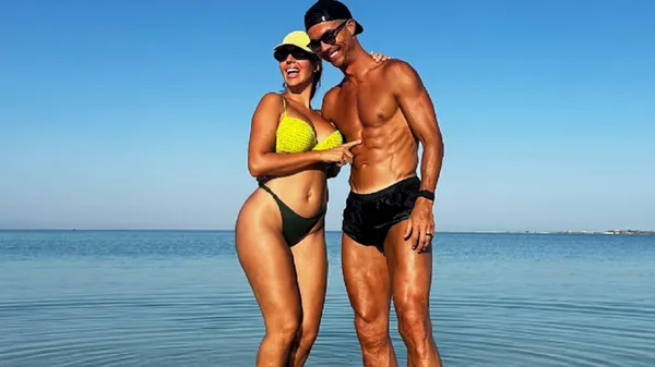 Роналду палає в обіймах іспанської леді: еротичні втіхи у раю, поки Джоржина у відвертому бікіні