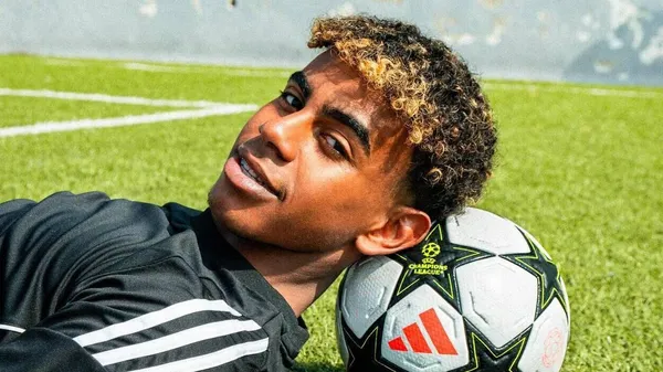 Ямал купив намисто за 20 мільйонів: "Найкращий ланцюжок для найкращого футболіста світу"