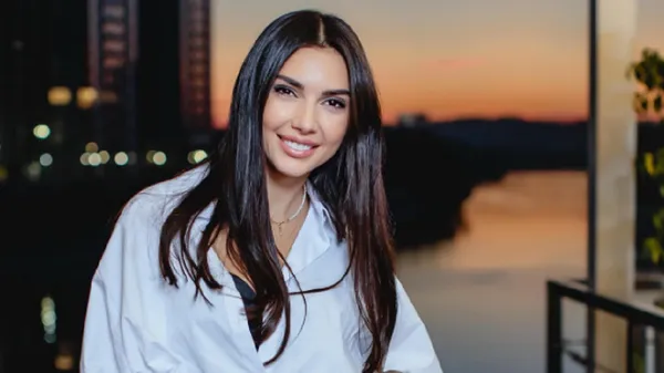 Муза колишнього футболіста збірної України затьмарила мережу божественною фігурою і шармом