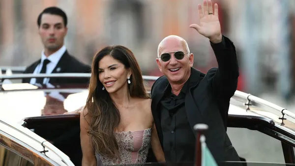 Тренер Довбика засвітився з Ді Капріо на весіллі Безоса – вечірка коштувала космічну суму