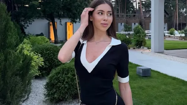 Избранница звезды Динамо в стильном бикини продемонстрировала соблазн: райские фото берут за душу