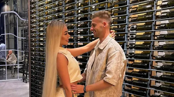 Алефіренко з музою показали стосунки з боку ніжності та чутливості – футболіст закоханий по вуха