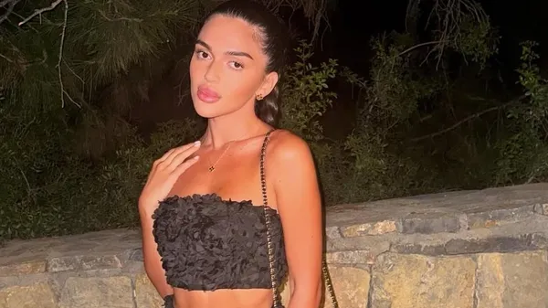 Ванат і його гаряча пасія – поцілунок у дзеркалі, який говорить усе