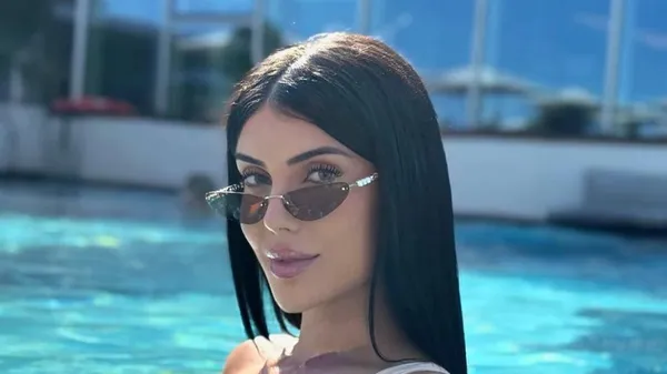 Інтрига розкрита: обраниця Вінісіуса офіційно показала вагітний животик