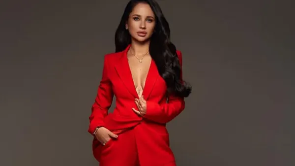 Дружина капітана Динамо розкішною появою викликала справжній шок: приголомшлива зовнішність