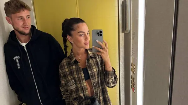 Ванат вже в Іспанії на грі нового клубу: пасія Влада спокушає нереальною фігурою – вона далеко