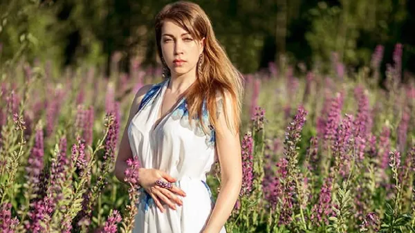 Муза Шовковского в купальнике демонстрирует класс: грация оставляет после себя послевкусие роскоши