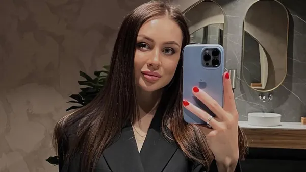 Пихаленка на матч пришла поддержать горячая брюнетка с детьми – греющая семейная любовь