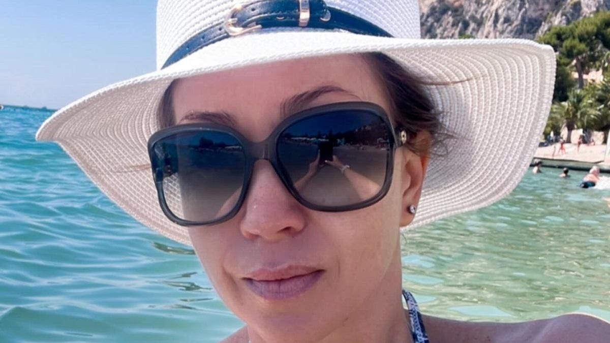 Дружина Шовковського з чарівною донькою розкошує у Франції: вино та інші спокуси – важко встояти