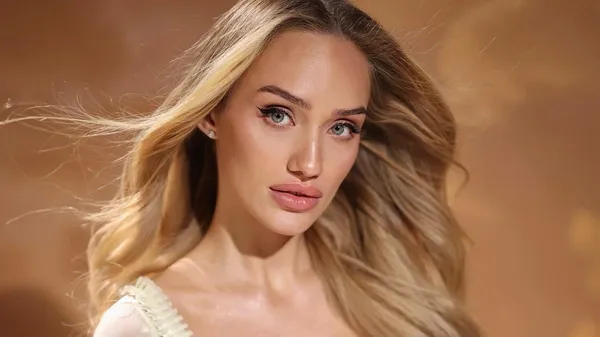 Кохана Сікана набрала 22 кілограми, але має розкішний вигляд – справжній ідол краси
