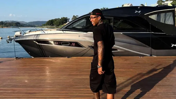 Лідер Шахтаря засвітив нову сексі пасію, в якої 7 мільйонів фанатів – скандальний поворот "бандита"