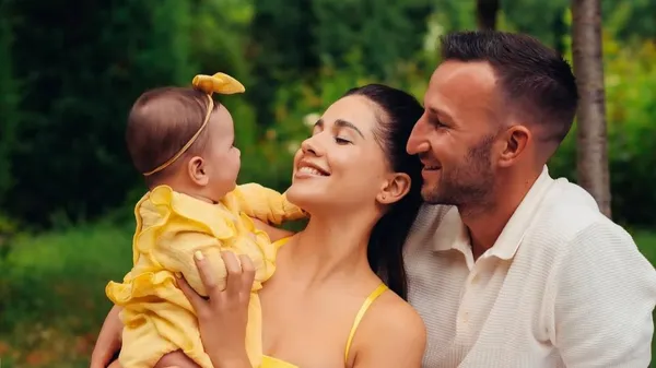 Сімейна ідилія Габелків активно підкорює мережу: затишок, усмішки та ніжність