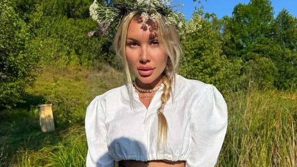 Морозюк спокушає у зухвалому вбранні та відверто говорить про секс і гроші