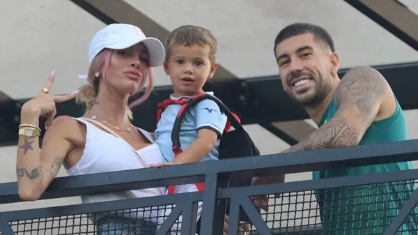 Родина Дзакканьї зачарувала напрочуд чуттєвою фотосесією – тепло, ніжність та поцілунки