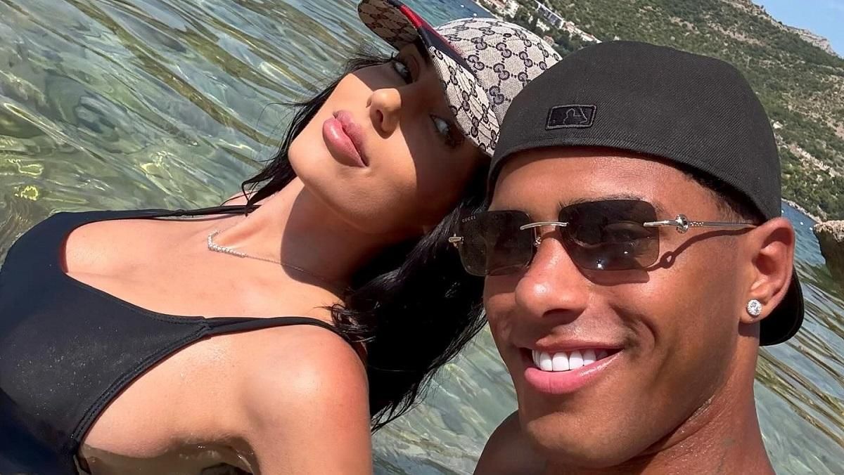 Зраджений зірка Шахтаря несподівано засвітив батьківство – забив гол і звернувся до красуні