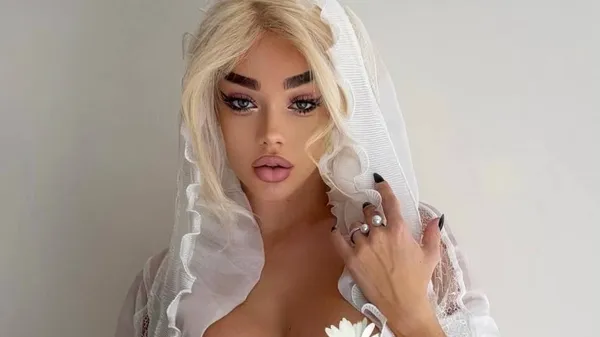 Колишня Вербіча продовжує запалювати Інстаграм еротичною естетикою – спокуса в чистому вигляді