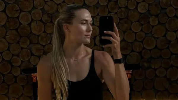 Ткачук сияет на беговой дорожке в стильном образе – спортивный шик