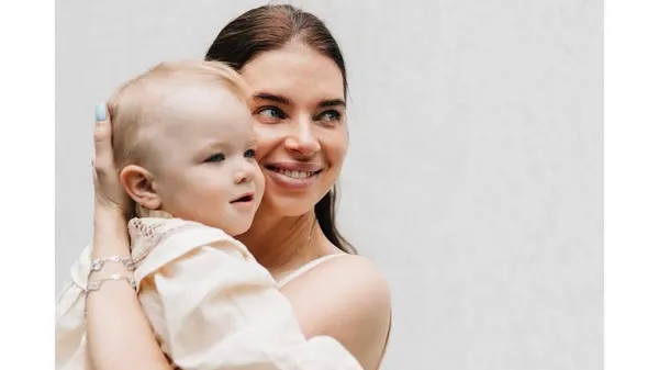 Возлюбленная Усика показала семейную нежность – самая маленькая дочь снова в центре внимания