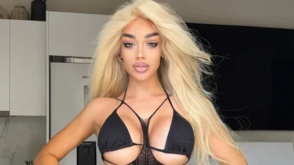 Лялькова краса з пікантним акцентом: колишня Вербіча показала ідеальне поєднання ніжності й еротики