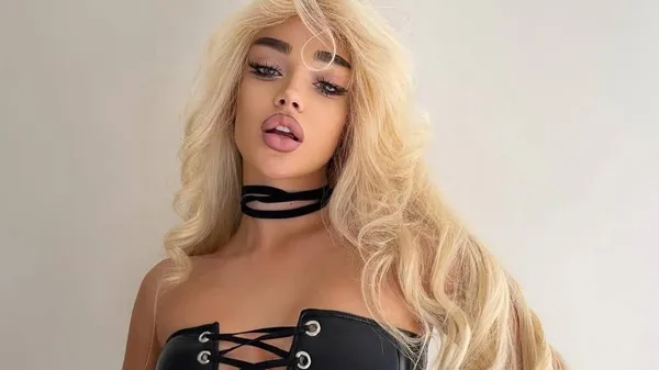 Провокаційна колишня Вербіча оголила бюст до межі – палкий вибух вже на слуху