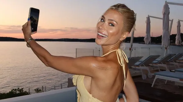 Конопля запалила Інстаграм зухвалим луком – літній драйв палкої білявки