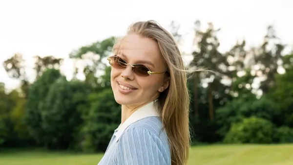 Роскошная любка Дячука отпраздновала 22-летие в кругу близких – нежность, цветы и искренние эмоции