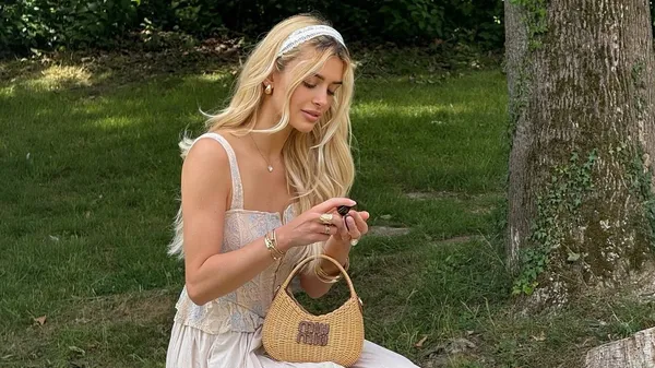 Баскетболист развлекается с нереальной блондинкой – арендовал яхту, чтобы поразить куколку