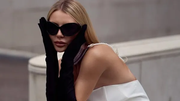 Стиль і спокуса – дружина Бабенка розбурхала уяву напівпрозорим образом